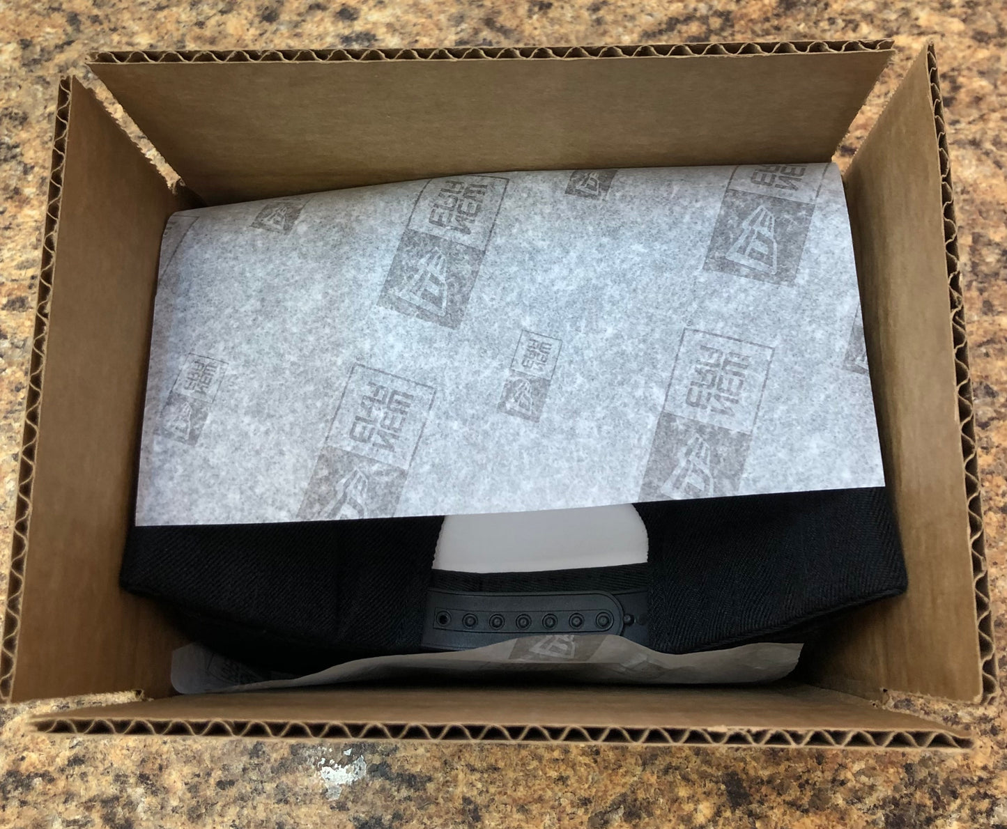 [KB ETHOS] Plain Fitted Caps Flat Bill Sized Hat(Black / Brown / Light Grey / Navy Blue / Red / Royal Blue / Sky Blue / Turquoise / White )